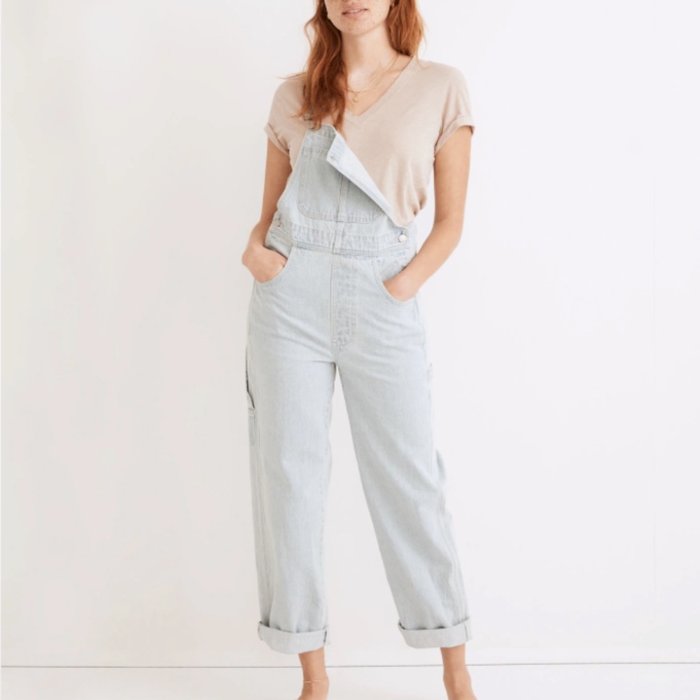 Madewell - Denim Oversized Carpenter Overalls in Bretton Wash